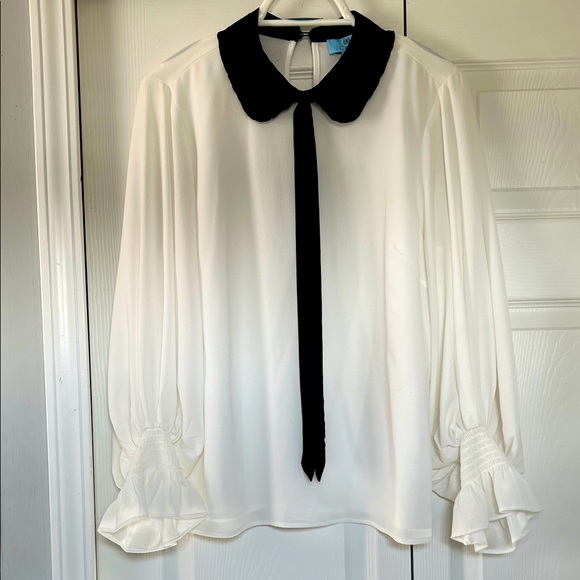CeCe Tops - CeCe White Blouse with Black Collar and Tie